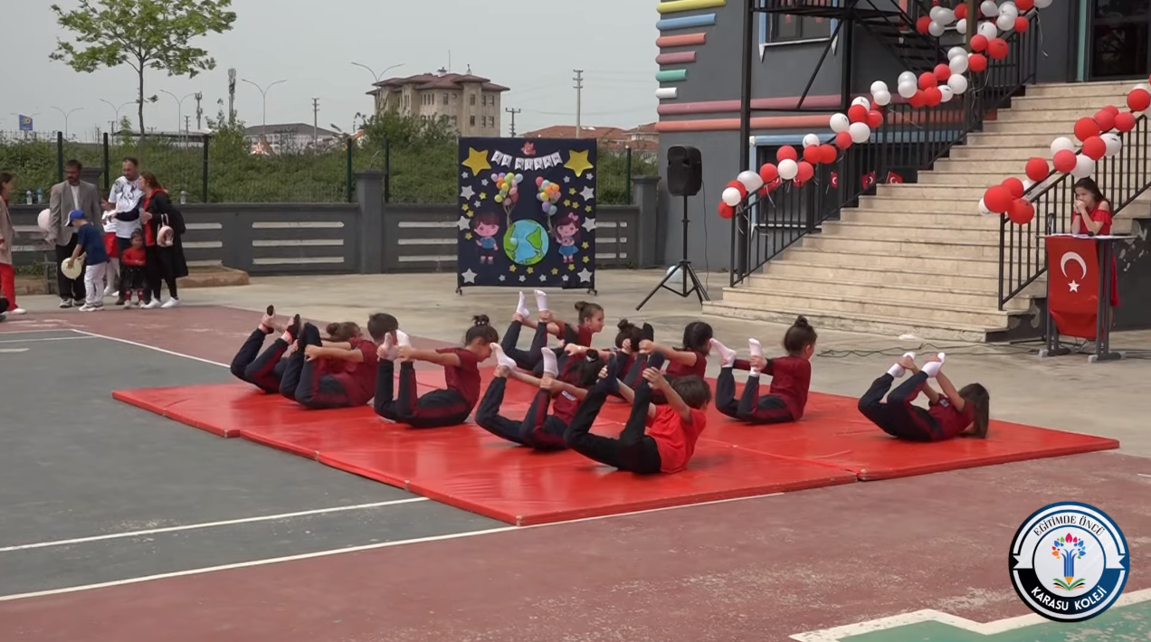 Karasu Koleji Jimnastik Gösterisi